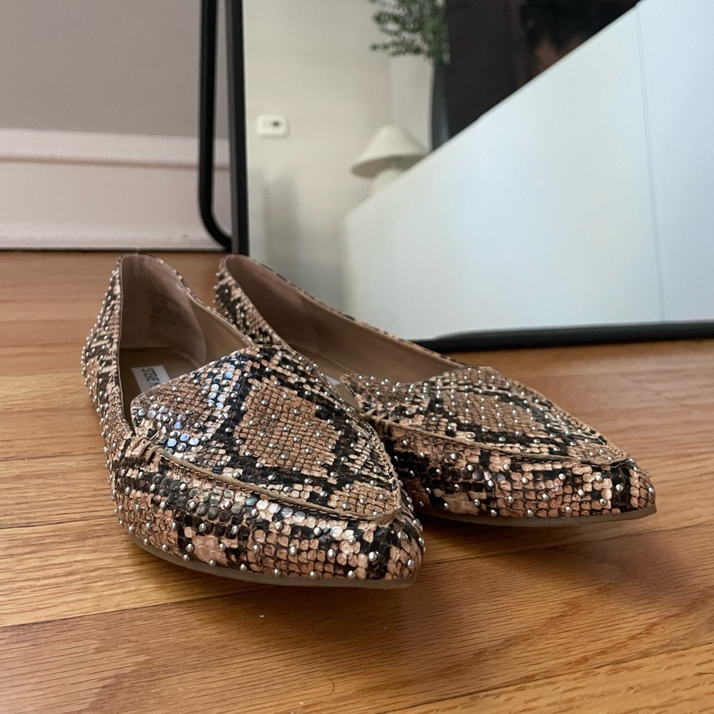 Steve Madden Pointed Toe Studded Flats
